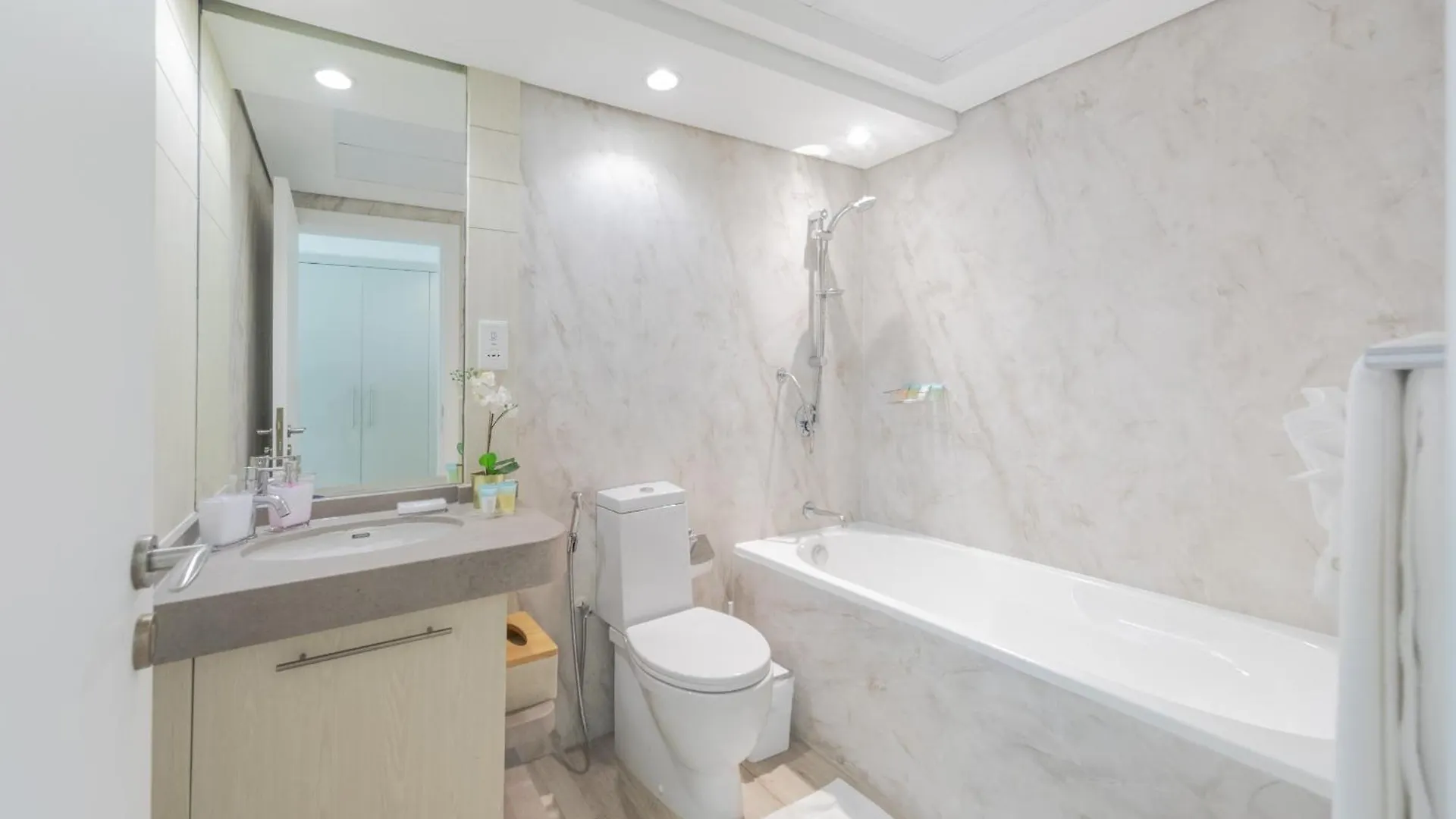 شقة Boutique Living - Burj Views - Renovated دبي